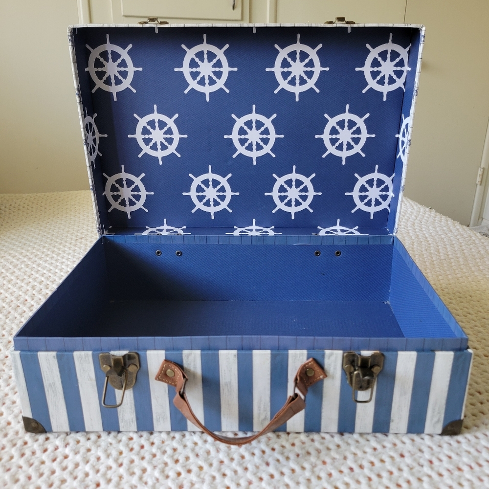 ⚓️Tommy Bahama Decorative Chest